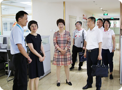  哈爾濱市統(tǒng)計局副局長丁威、道里區(qū)統(tǒng)計局、工農(nóng)街道辦事處相關(guān)領(lǐng)導(dǎo)蒞臨金農(nóng)網(wǎng)調(diào)研指導(dǎo)農(nóng)業(yè)電商工作